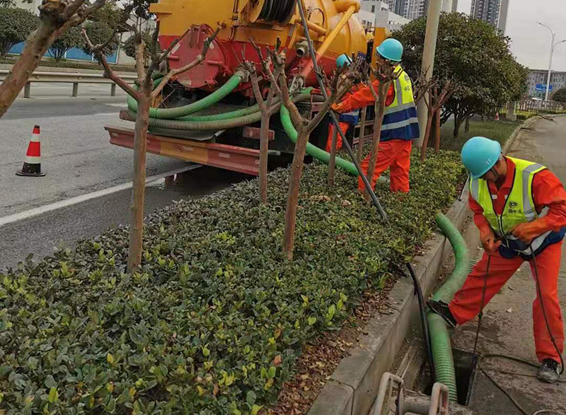 阳日镇市政管道清淤